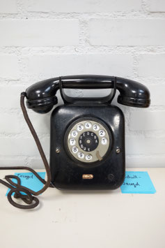Aparte vintage stalen/bakelieten muurtelefoon