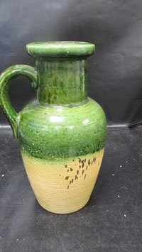 Grote vintage groen/creme geglazuurde kan/vaas ,gemaakt in Oostenrijk