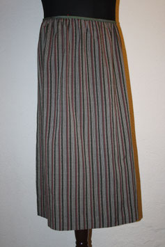 Trachtenschürze aus Seide occ. Nr. 122