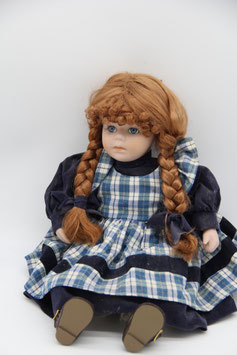 Porzellanpuppe rote Haare Zöpfe blau karriert Kleid 45cm IHB Künstlerpuppe