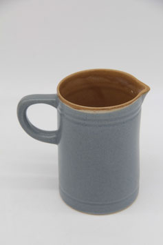 graublauer handgetöpferter Keramikkrug Vase