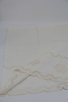 Hardanger Gardine Hardanger-Stickerei Blumen creme-weiß Handarbeit Scheibengardine