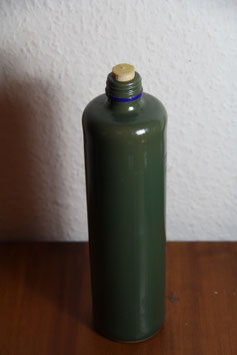 Steingutflasche grün