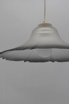 alte Deckenlampe Hängelampe vintage französisches Glas 1980er Blütenform grau