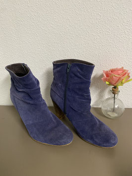 Korte laarsjes in blauw suede Maat 40