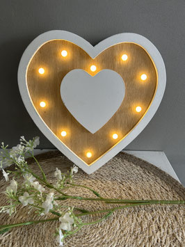 Hart in hout met lichtjes