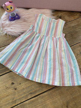 Gestreept jurkje in pastelkleuren in maat 92