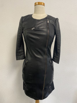 Stoer zwart leather look jurkje Merk Only Maat 36