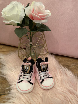 Nieuw! Slofje met sneakerlook van Minnie Mouse maat 19