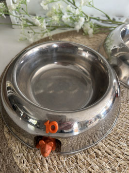 Twee hondenvoerbakken van Inox
