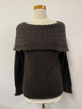 Nieuw! Trui met ruime kraag van Qinn maat XL