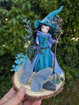 La Sorcière aux papillons (bleu)