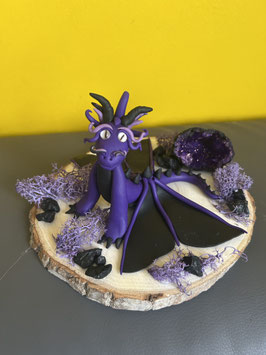 Dragon... Cornelius... noir et violet