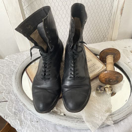 Antike Damenstiefel „Sissi….“