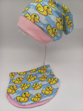 einlagige beanie mit enten rosa bündchen