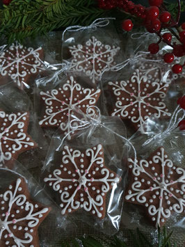 Lebkuchensterne oder Lebkuchenschneeflocken