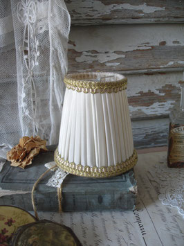 Zauberhafter alter Lampenschirm aus Frankreich
