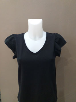 CAMISETA NEGRA MANGAS VOLANTE