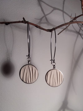 boucles d'oreilles longues "herbes" blanches supports en inox et laiton argenté