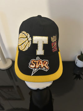 Casquette personnalisée 2 lettres et 3 patchs