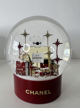 Chanel snow globe Beauté 2022