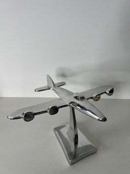 Metalen vliegtuig