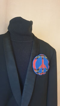 Brooch PEACE, checked