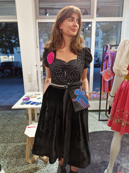 schwarzes Dirndl "RESPECT"