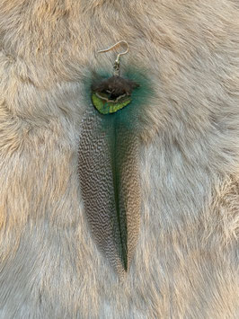 Boucle d'oreille unique verte