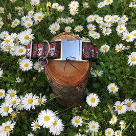 Hundehalsband "Totenköpfe mit roten Rosen"