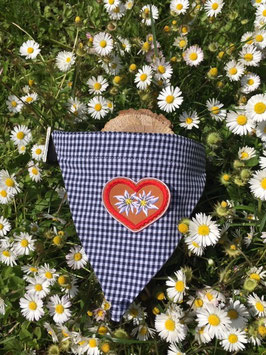 Dreieckstuch Hundehalsband "blau klein-kariert + 2 Edelweißblumen im roten Herz "