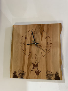 Wanduhr Rehbock