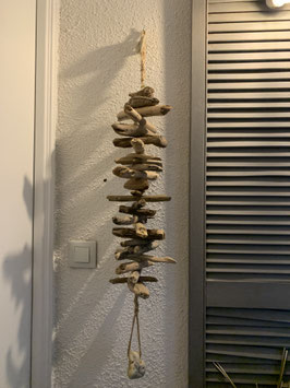 Guirlande en  bois flotté et galets
