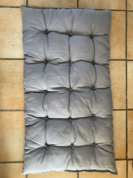 Matelas confort capitonné gris 110x65 cm