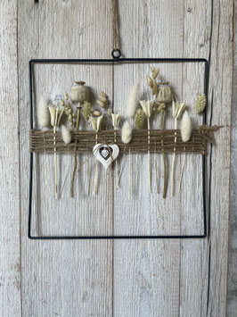 Metallviereck mit Trockenblumen