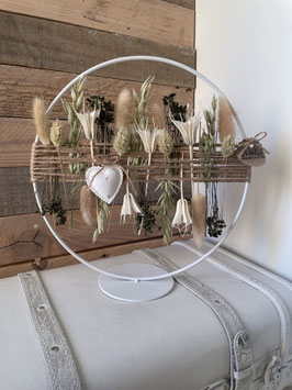 Ring mit Standfuss Schnurgeflecht weiss