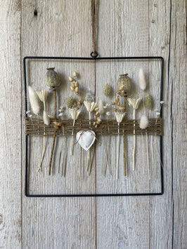 Metallviereck mit Trockenblumen