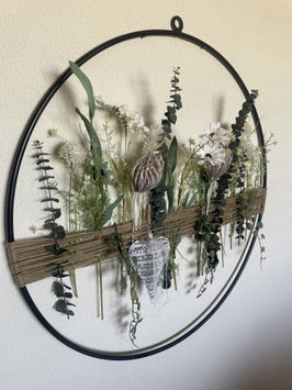 Metallring mit Kunstblumen/Trockenblumen gross