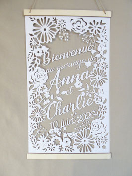 Kakémono Bienvenue au mariage en papier ciselé de fleurs
