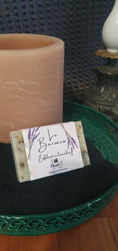 Le Baïassa - Huile essentielle de lavandin et ses grains - Exfoliant doux. Surgras à 7%. 100 grammes.