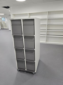 Zeitschriftenturm mit 16 Zeitschriftenklappen
