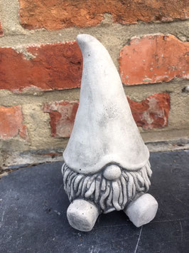 petit gnome scandinave assis