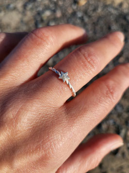 Schmuck für Sternenkinder : Handgefertigter Sternenring als einfühlsames Geschenk.