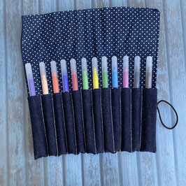 Trousse roulée en jean noir