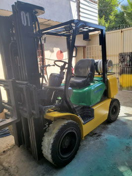 MONTACARGAS KOMATSO FG25   5000 LBS