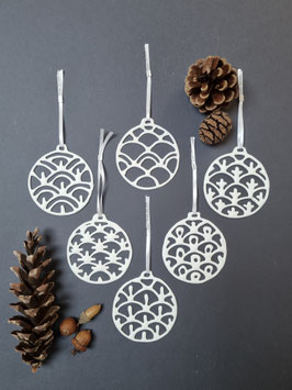 6 Kugeln mit Wellenmuster