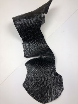 Caiman Flank shinny black