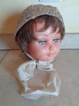 Bonnet satin et perles 1900