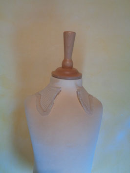 Col dentelle