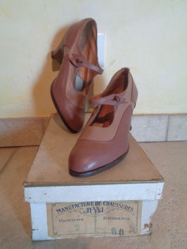 Chaussures marrons claires 20's P.35